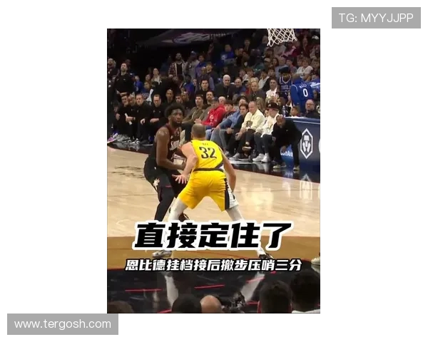 致敬艾弗森库里脚踩Question亮相大通中心引爆NBA赛前热议